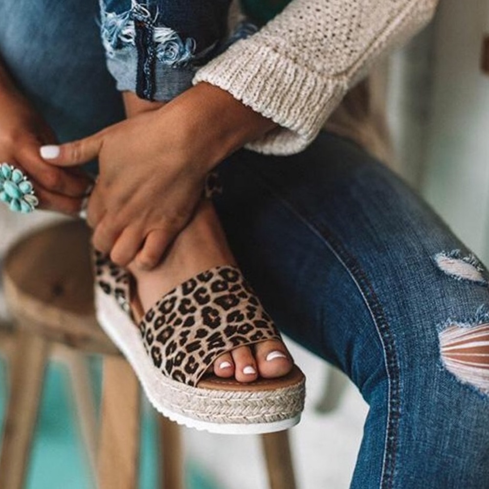 “Emilia”leopard Faux leather Espadrilles platforms - Picture 3 of 8